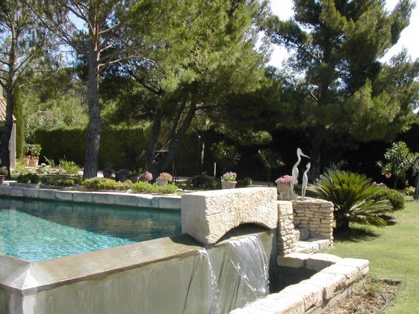 Infinite pool in Saint Rémy de Provence