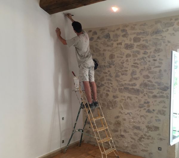 Painting work in a Bastide in Provence