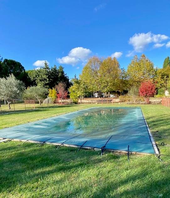 Winterize your swimming pool in Provence